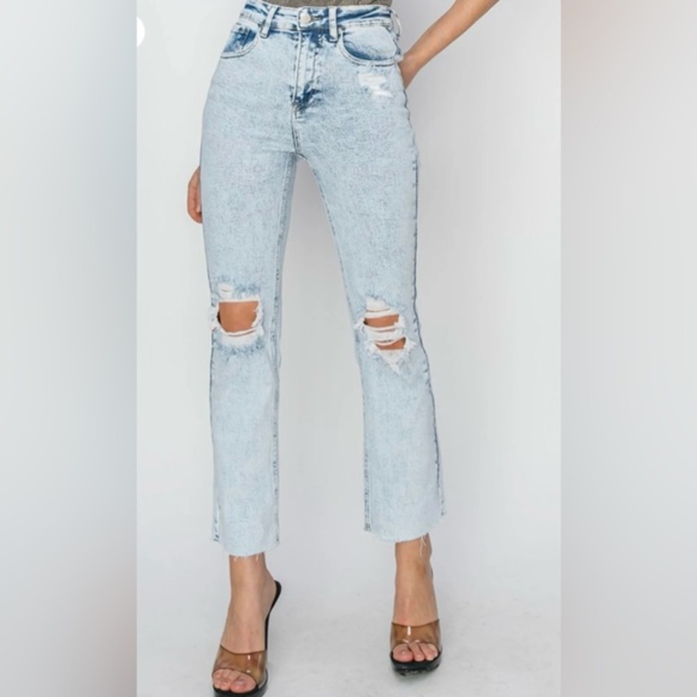 Risen High Rise Straight Crop Jeans NWT Size 27 Distressed Light Wash